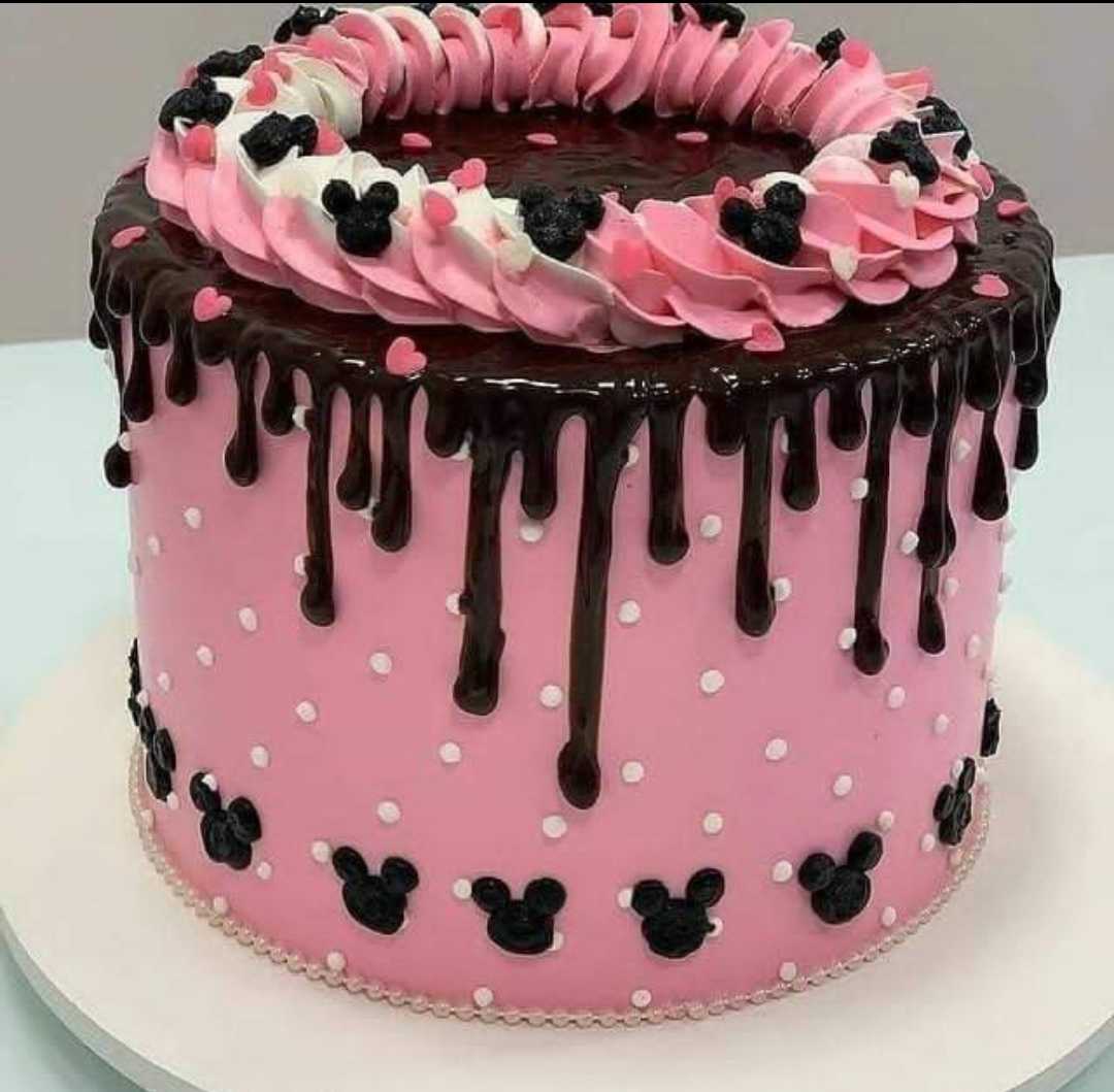 Premium RED N White Velvet Cake